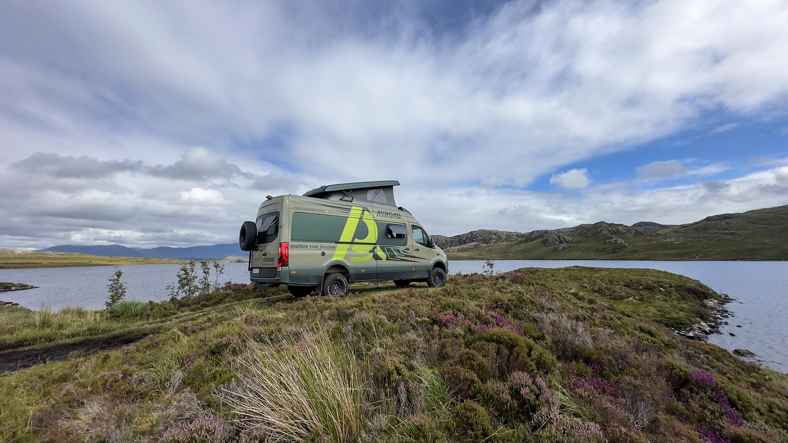 4x4-Camper autark am See campen