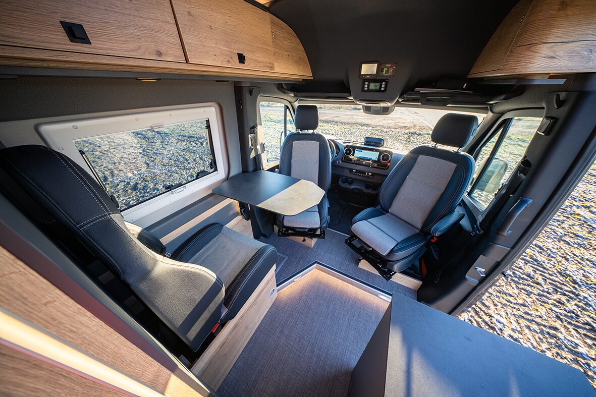 Einladende Sitzgruppe im Pössl Roadstar X.