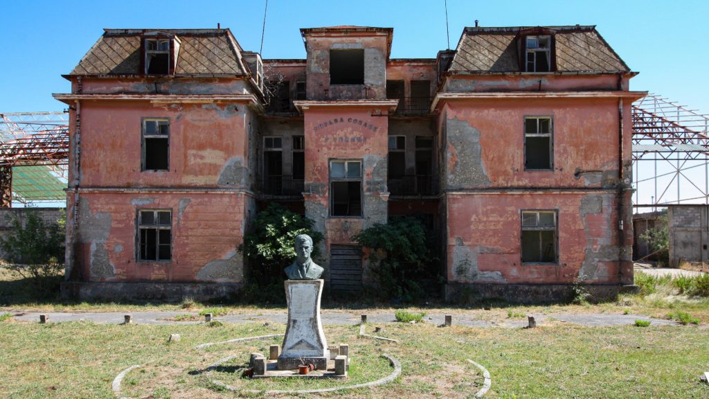 Verwaltungsgebäude an der Ulcinj Salina