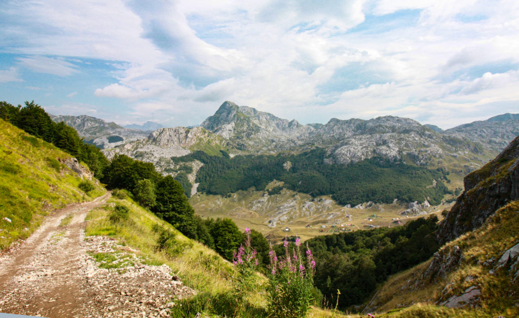 Offroad-Passage nach dem Širokar-Pass in Montenegro