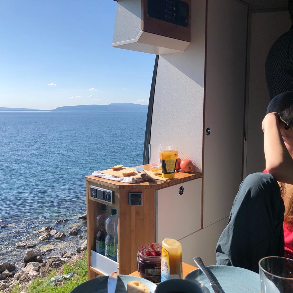 Frühstück im Camper in Opatija