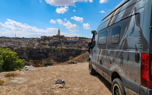 Blick auf Matera mit dem ATACAMA 4x4S