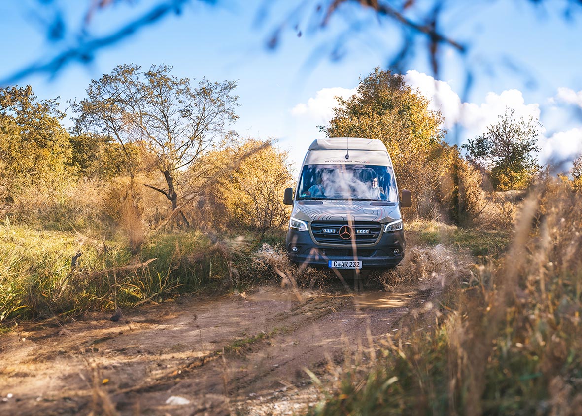 Offroad-Camper ATACAMA 4x4D im Gelände.