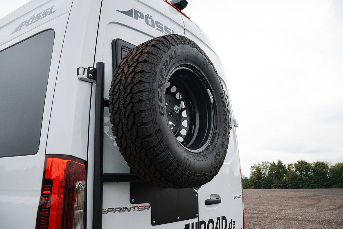Ersatzrad inkl. Ersatzradträger von DesertService am Pössl Roadstar X von AllRoad.