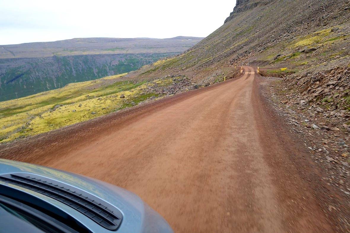 F-Straße im Hochland von Island unterwegs im Hymer GCS 4x4